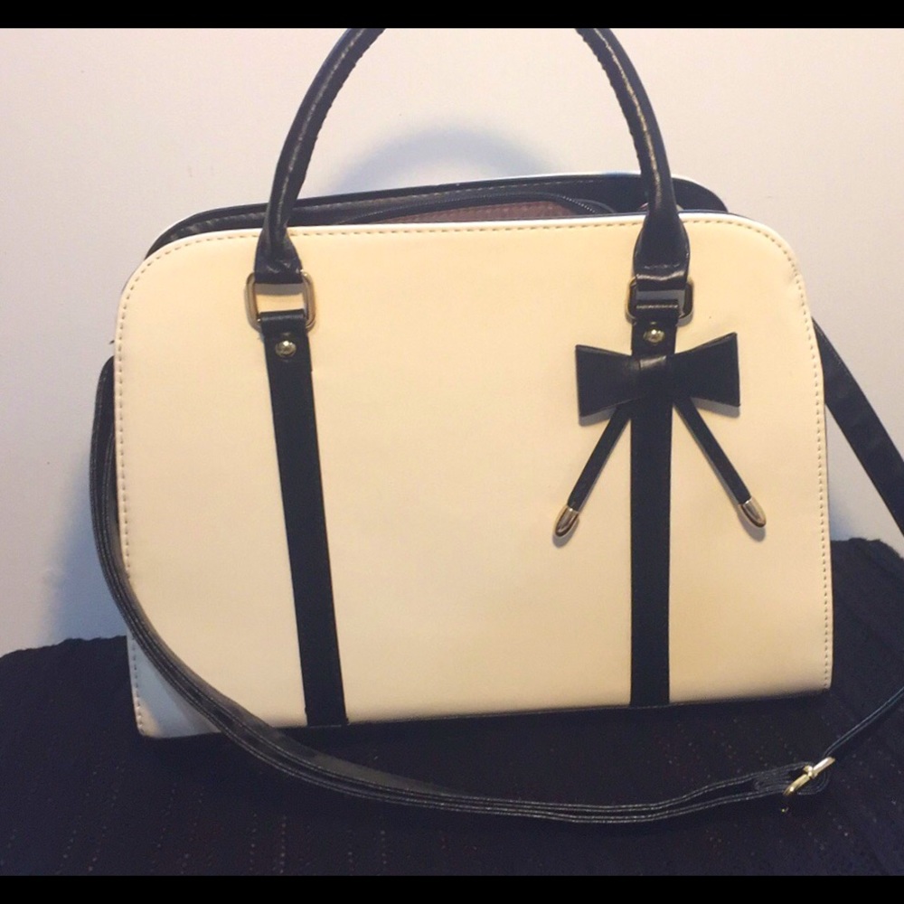 Coofit Black And Creme Shoulder Bag Purse